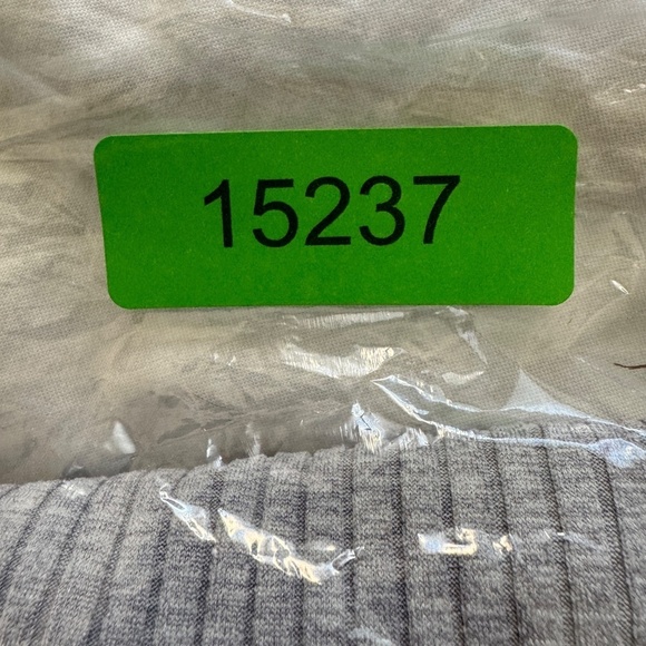 Paraphrase Women's Short Sleeve Gray Ribbed T-Shirt Stretch Button Accents - Picture 10 of 10